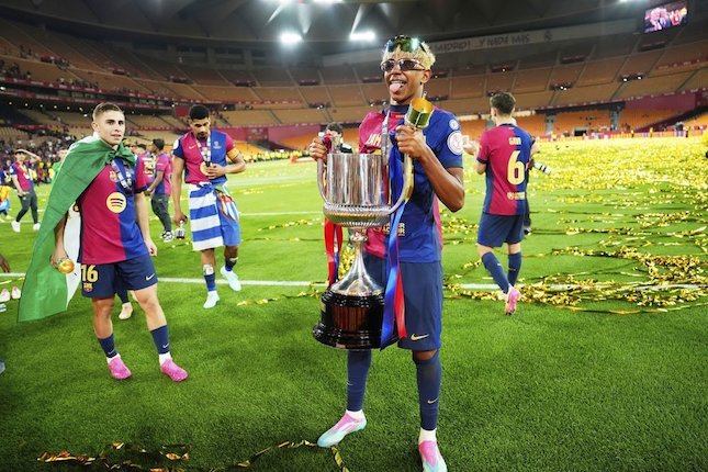 Lamine Yamal Si Bocah Ajaib: 17 Tahun, 5 Trofi Juara